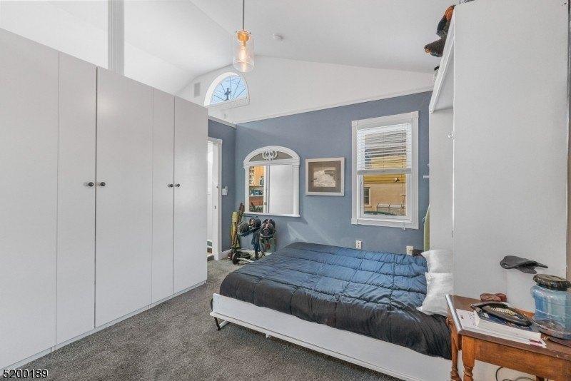 Hamilton Rd, Verona, NJ 07044