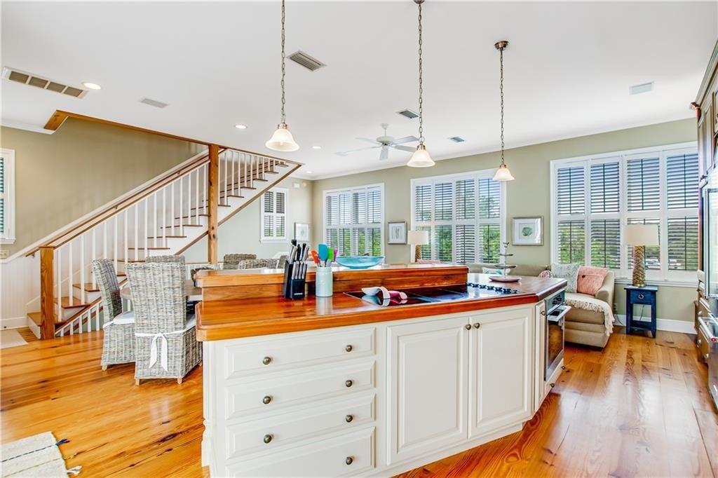 Coast Cottage Ln, Saint Simons Island, GA 31522
