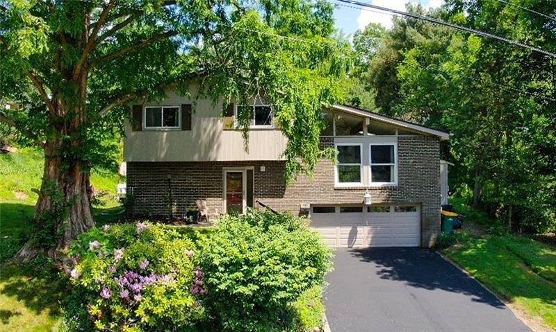 Hunter Dr, Pittsburgh, PA 15237