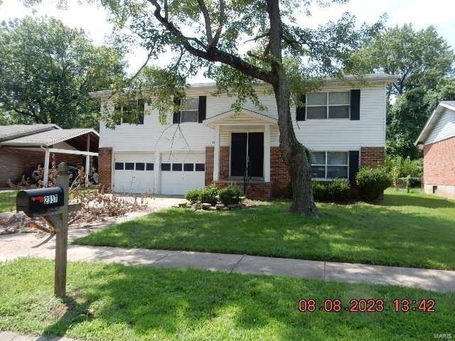 Millvalley Dr, Florissant, MO 63031