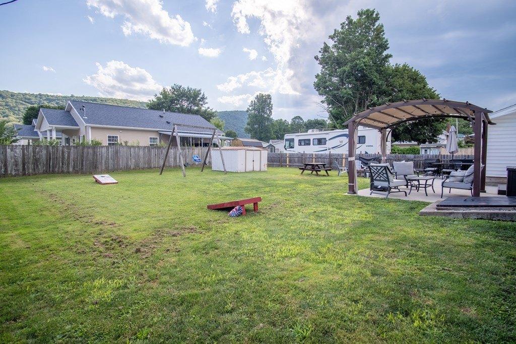 Willow St, Athens, PA 18810