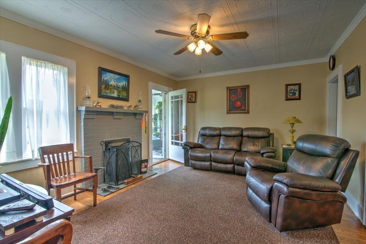 Double Springs Rd, Fall Branch, TN 37656