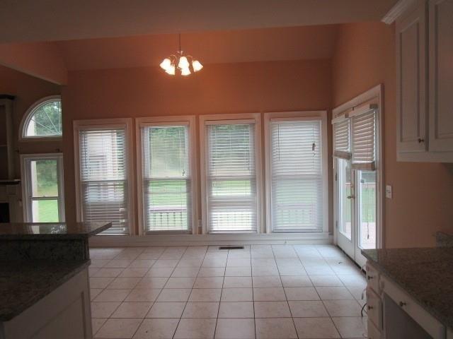 Hunters Pace Dr, Lithonia, GA 30038
