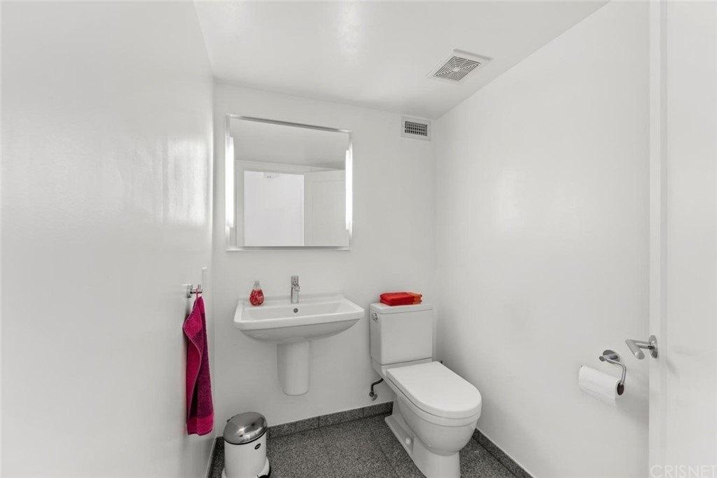 Sunflower St, Thousand Oaks, CA 91360