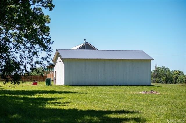 Shamrock Dr, Lapeer, MI 48446