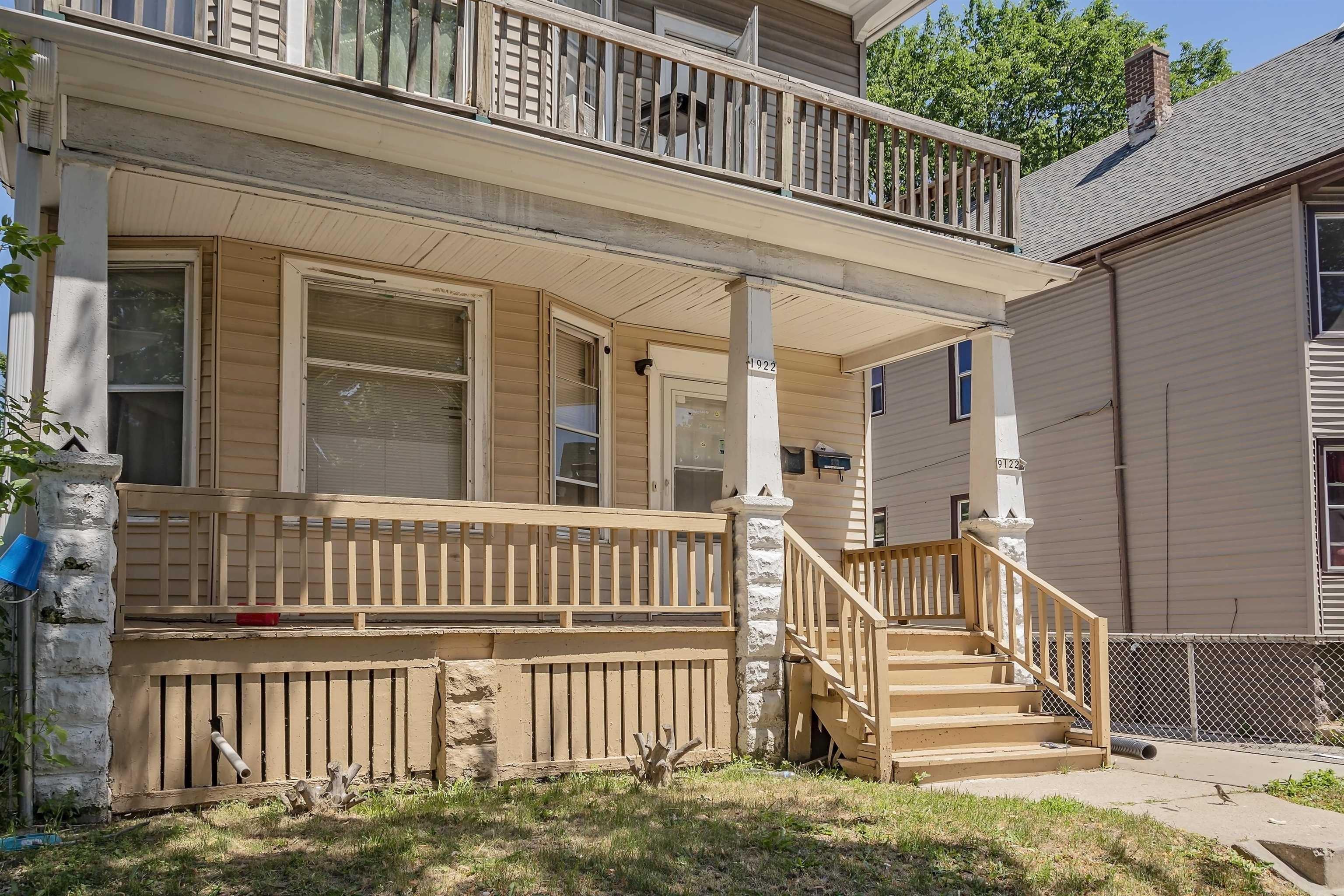 W Rogers St, Milwaukee, WI 53204