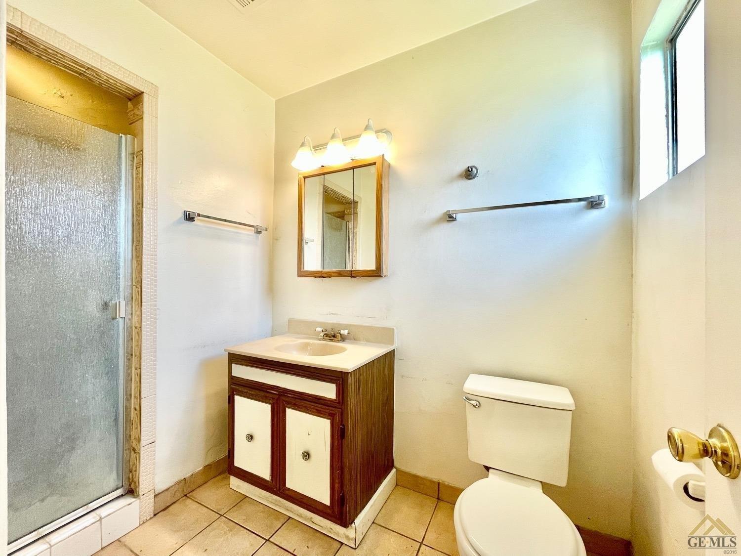 Gary Pl, Bakersfield, CA 93307