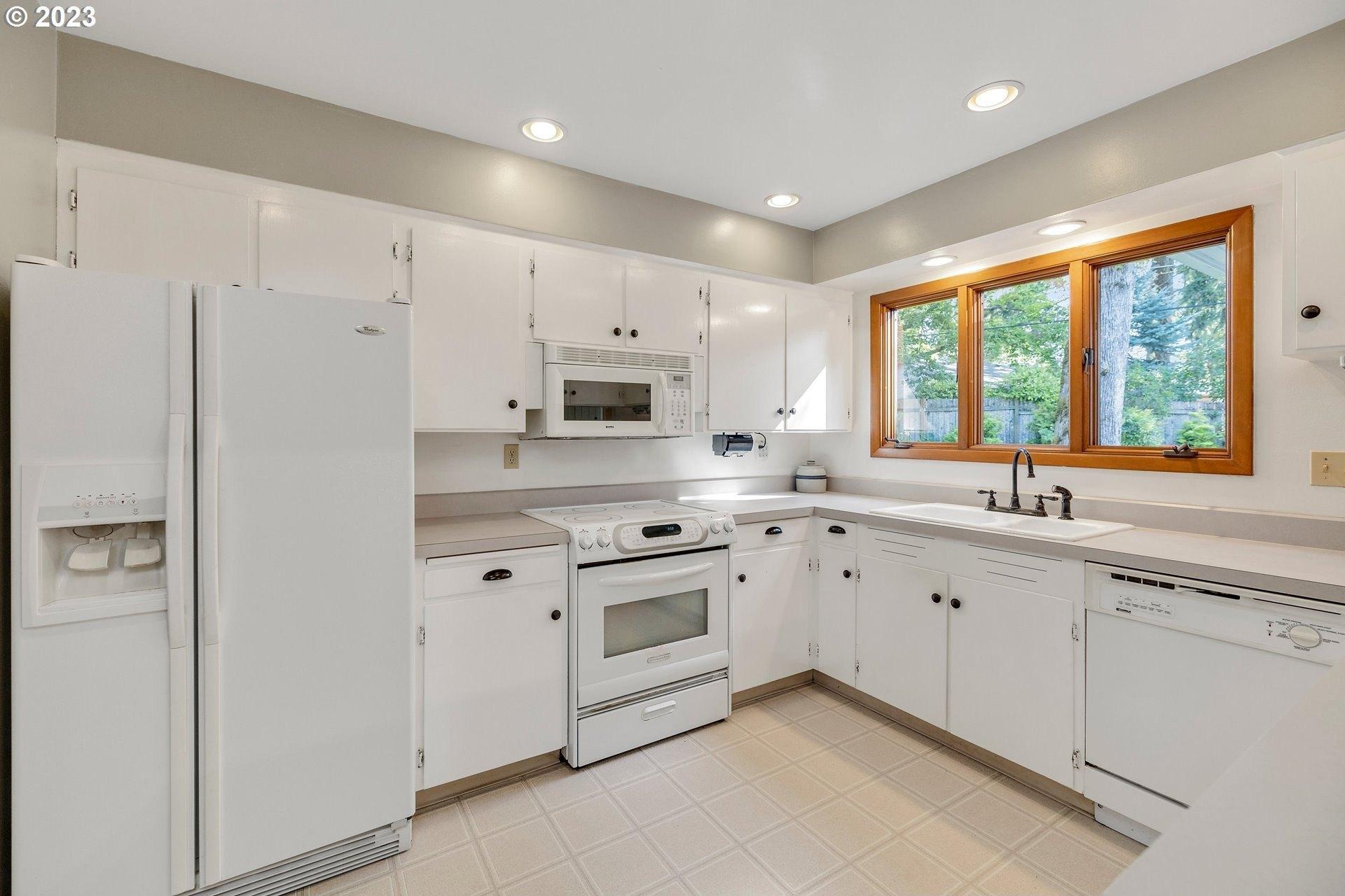 Se Hillside Ln, Portland, OR 97267