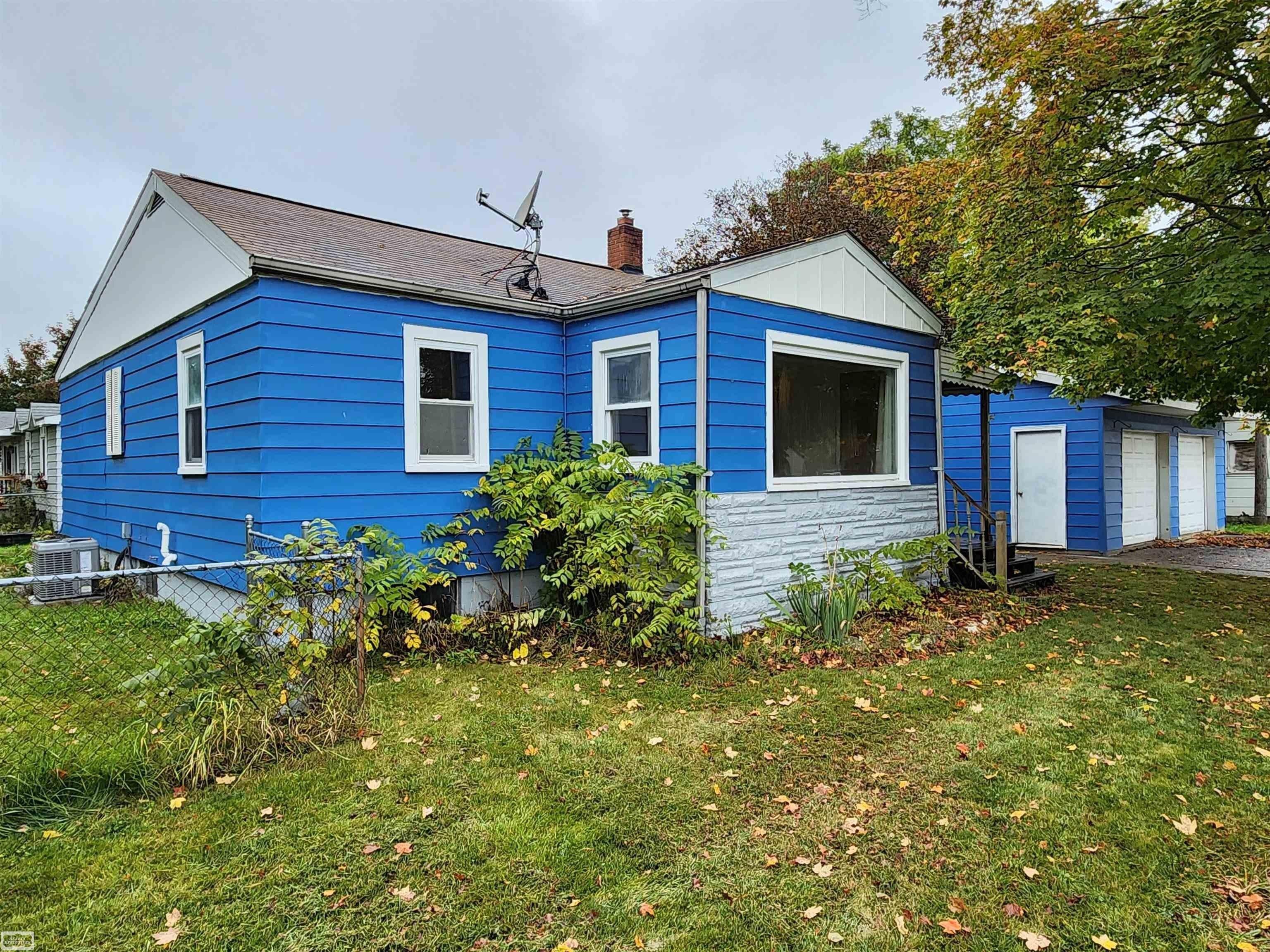 Bentley St, Lapeer, MI 48446