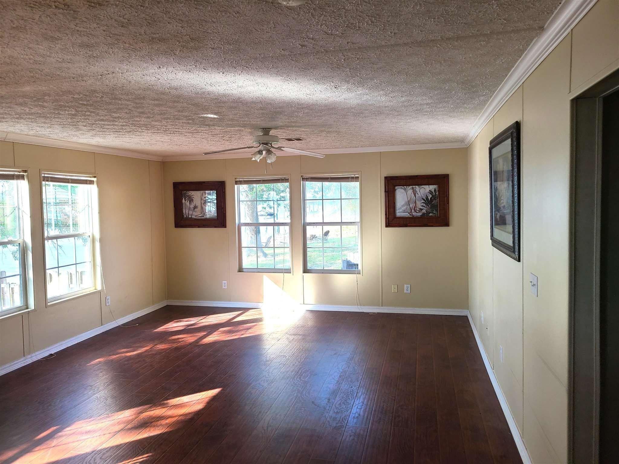 E Bay Blvd, Gulf Breeze, FL 32563