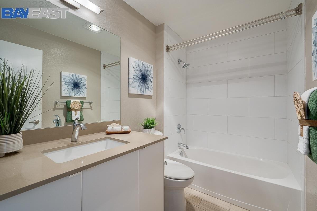 Lakeshore Ct, Richmond, CA 94804