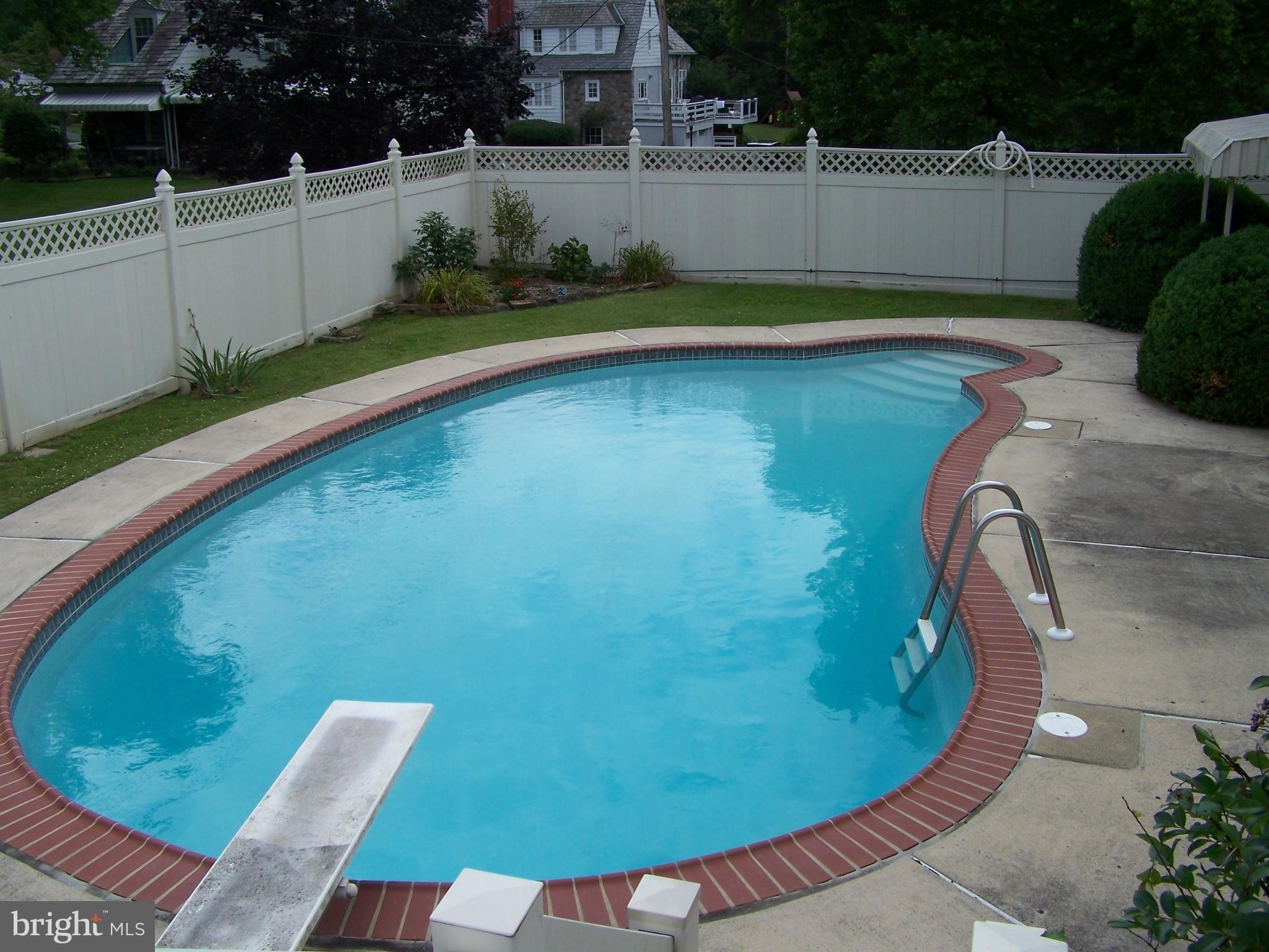 Fairway Dr N, Reading, PA 19606
