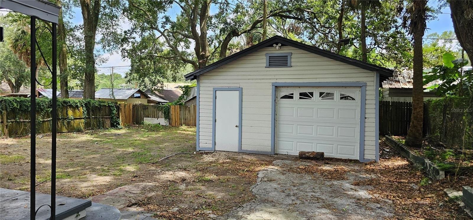 E Cayuga St, Tampa, FL 33603