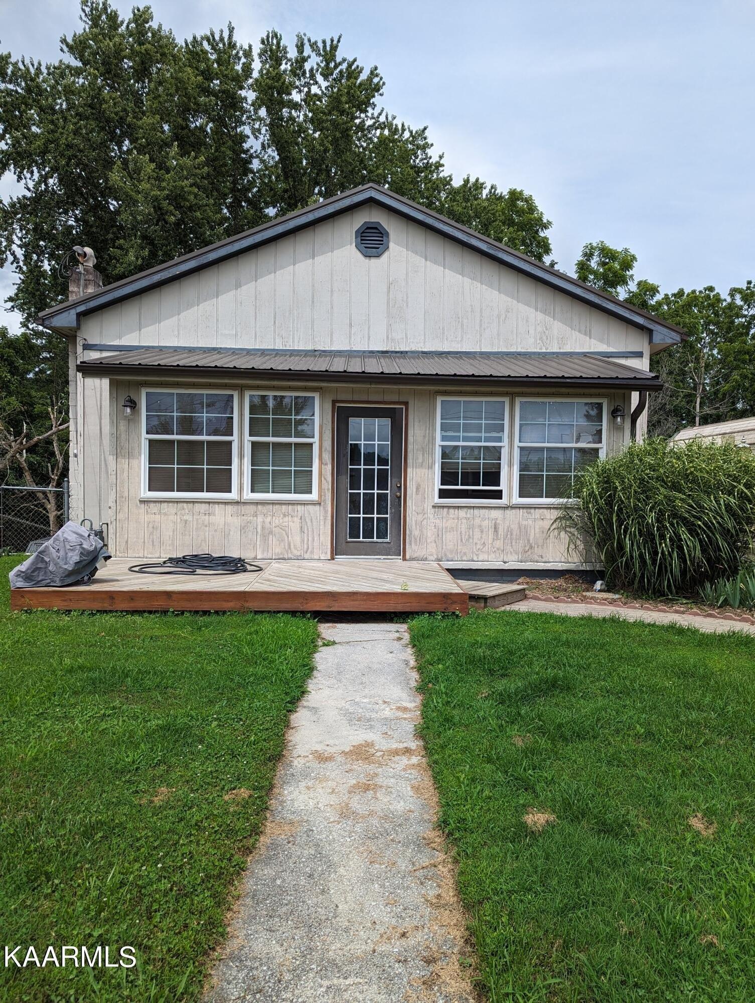 Browder Cir, Oliver Springs, TN 37840