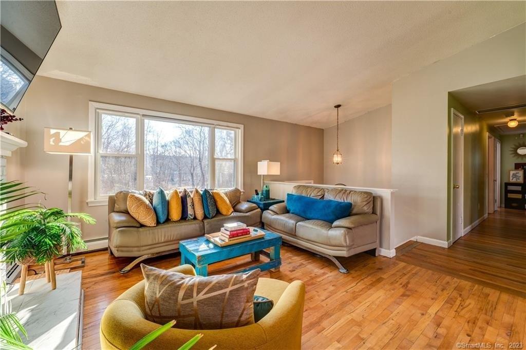 Warrenville Rd, Mansfield Center, CT 06250