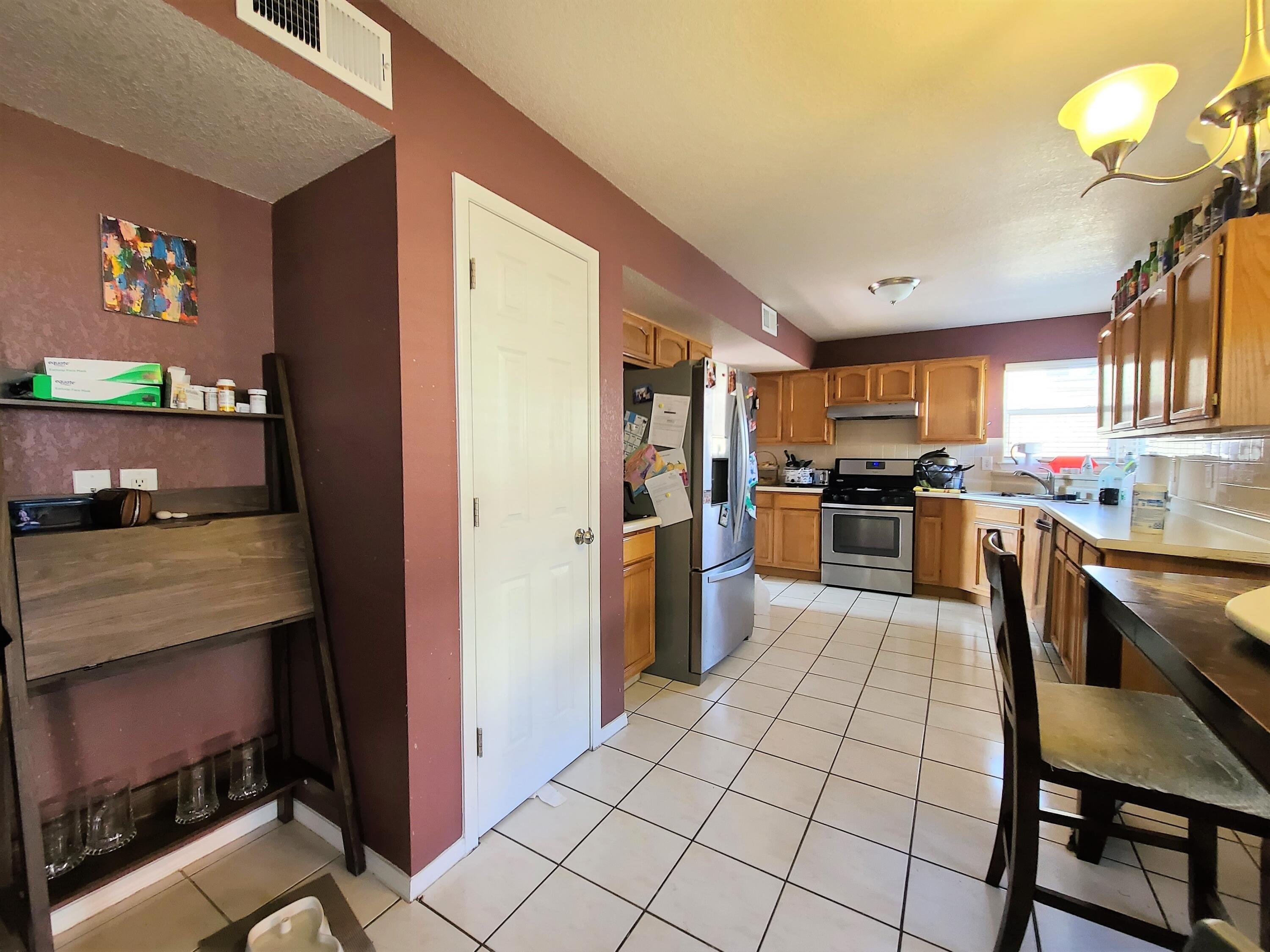 Arrow Knoll Cir, El Paso, TX 79936