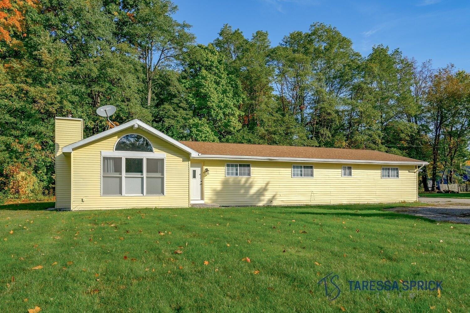 8th Ave, South Haven, MI 49090