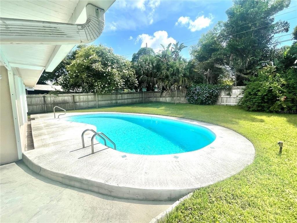 Byron Dr, Clearwater, FL 33756