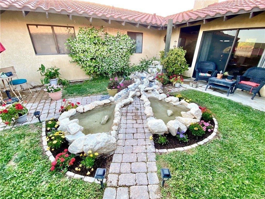 Red Feather Rd, Apple Valley, CA 92307