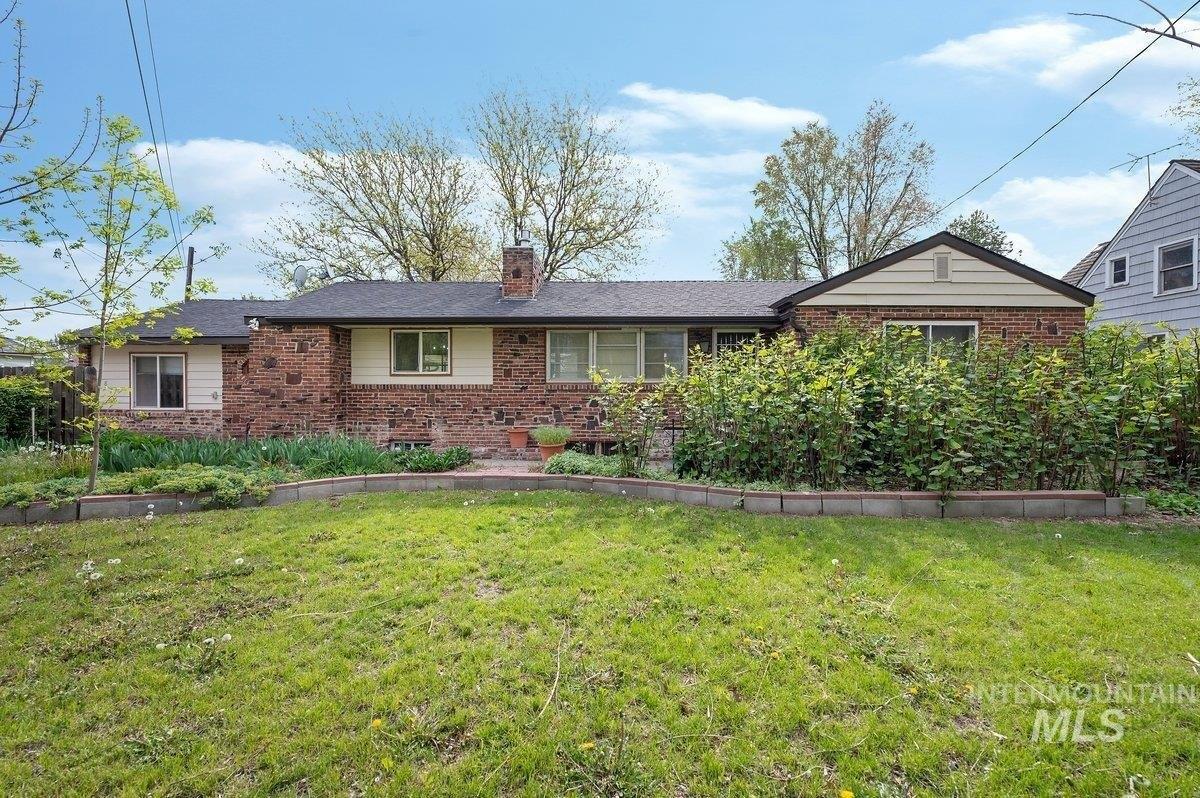 S Indiana Ave, Caldwell, ID 83605