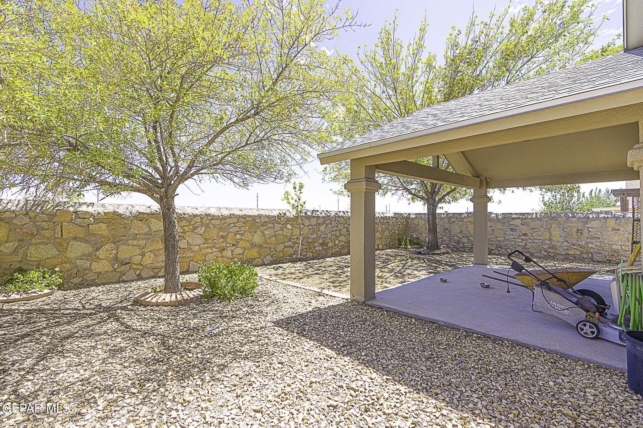 Robert Ituarte Dr, El Paso, TX 79938