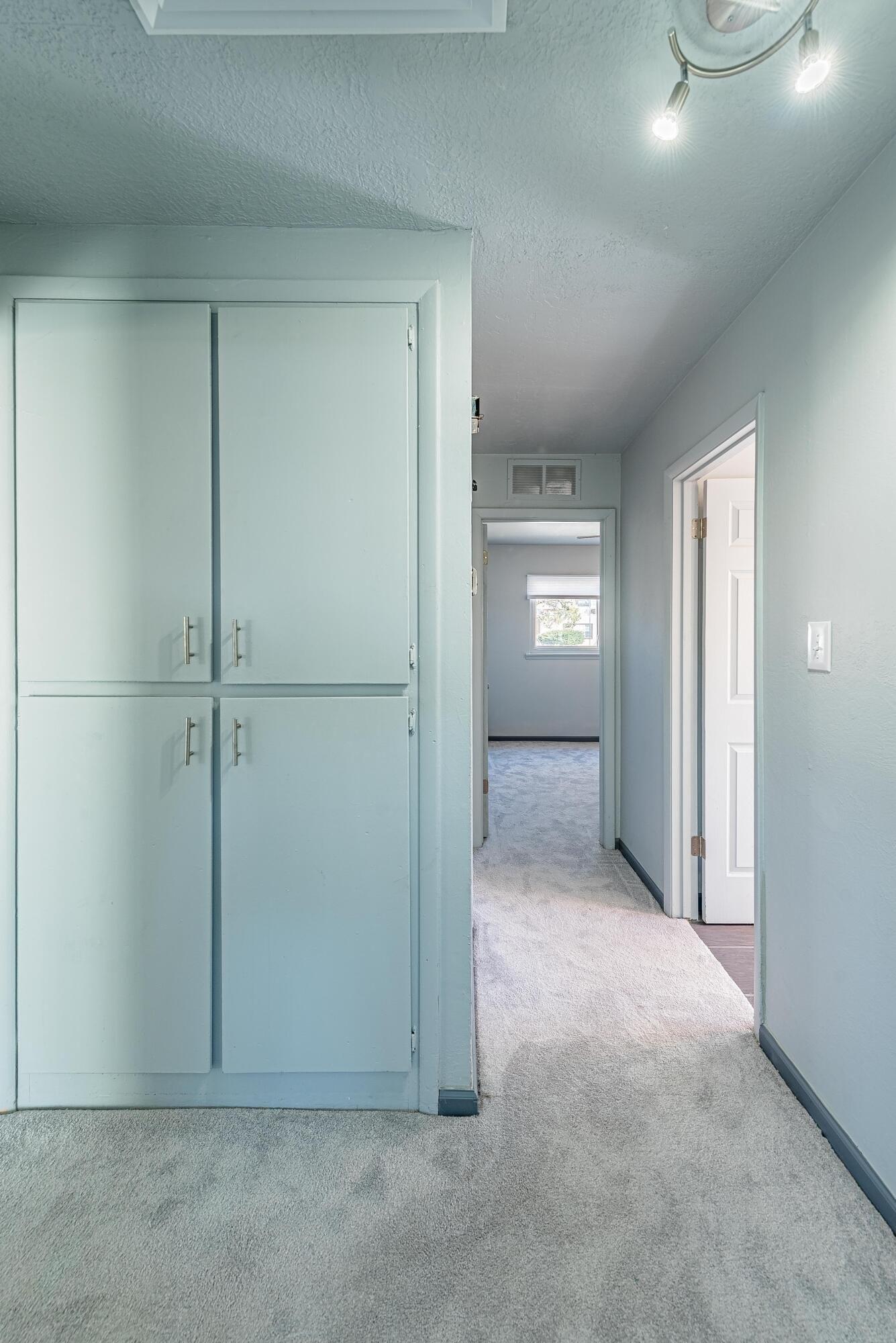 Cagua Dr Ne, Albuquerque, NM 87110