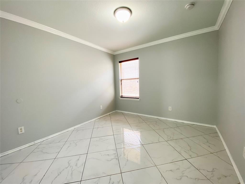 Fall Creek Dr, Grand Prairie, TX 75052