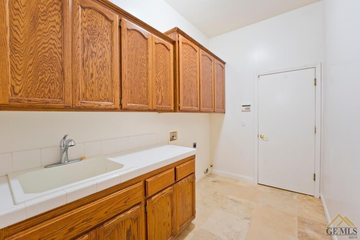 Waterfall Canyon Dr, Bakersfield, CA 93313