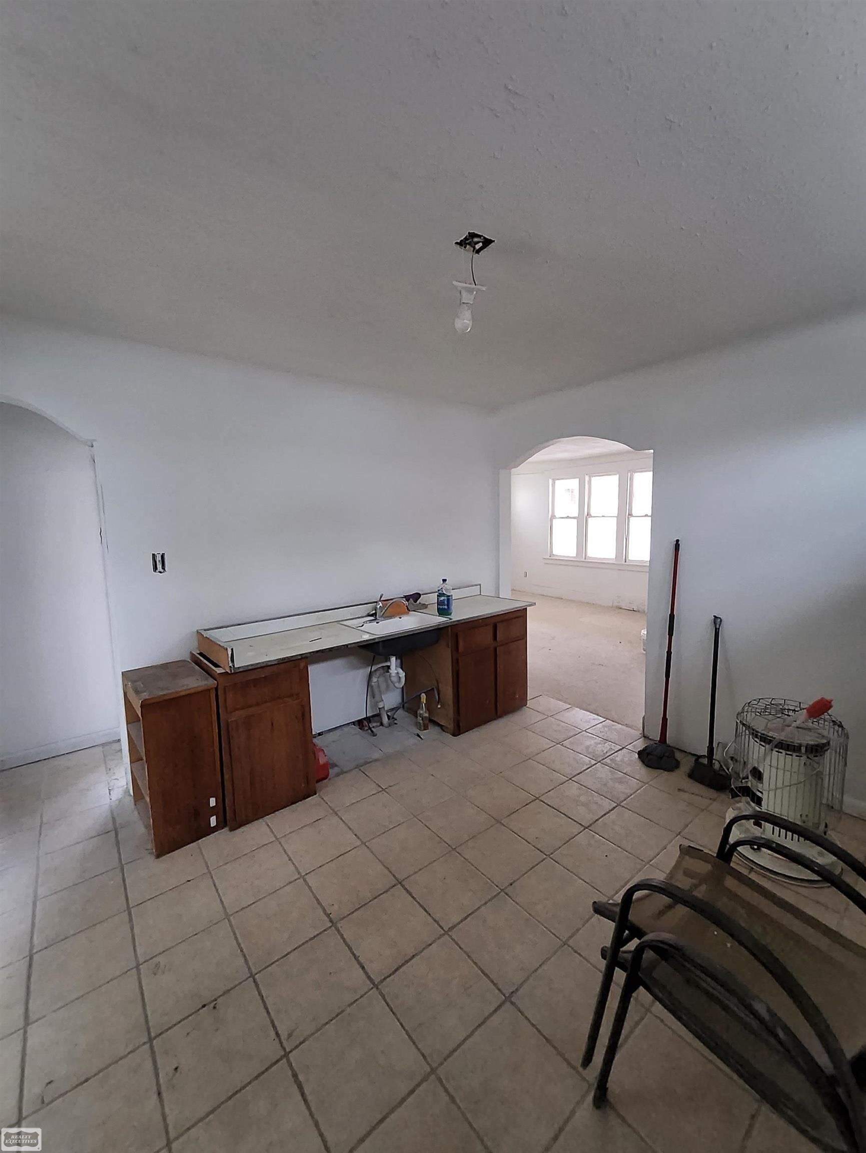Coventry St, Highland Park, MI 48203