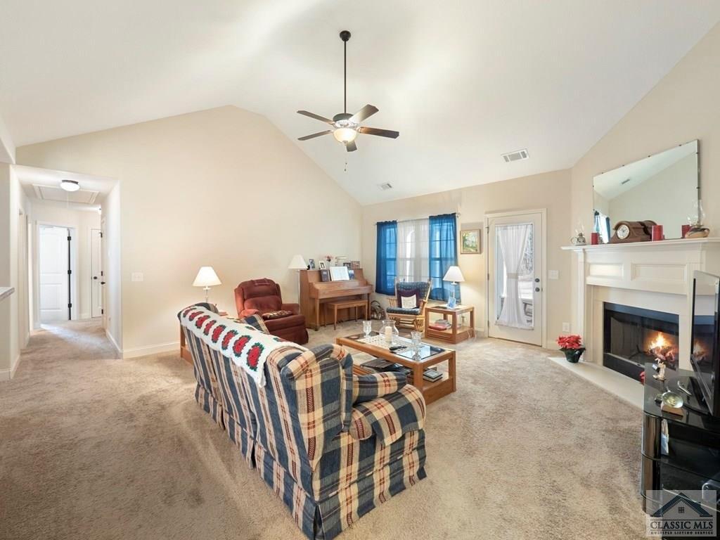 Roxey Ln, Winder, GA 30680