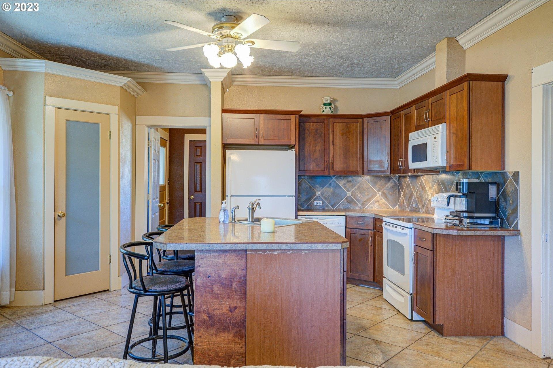 S 3rd Ave, Kelso, WA 98626