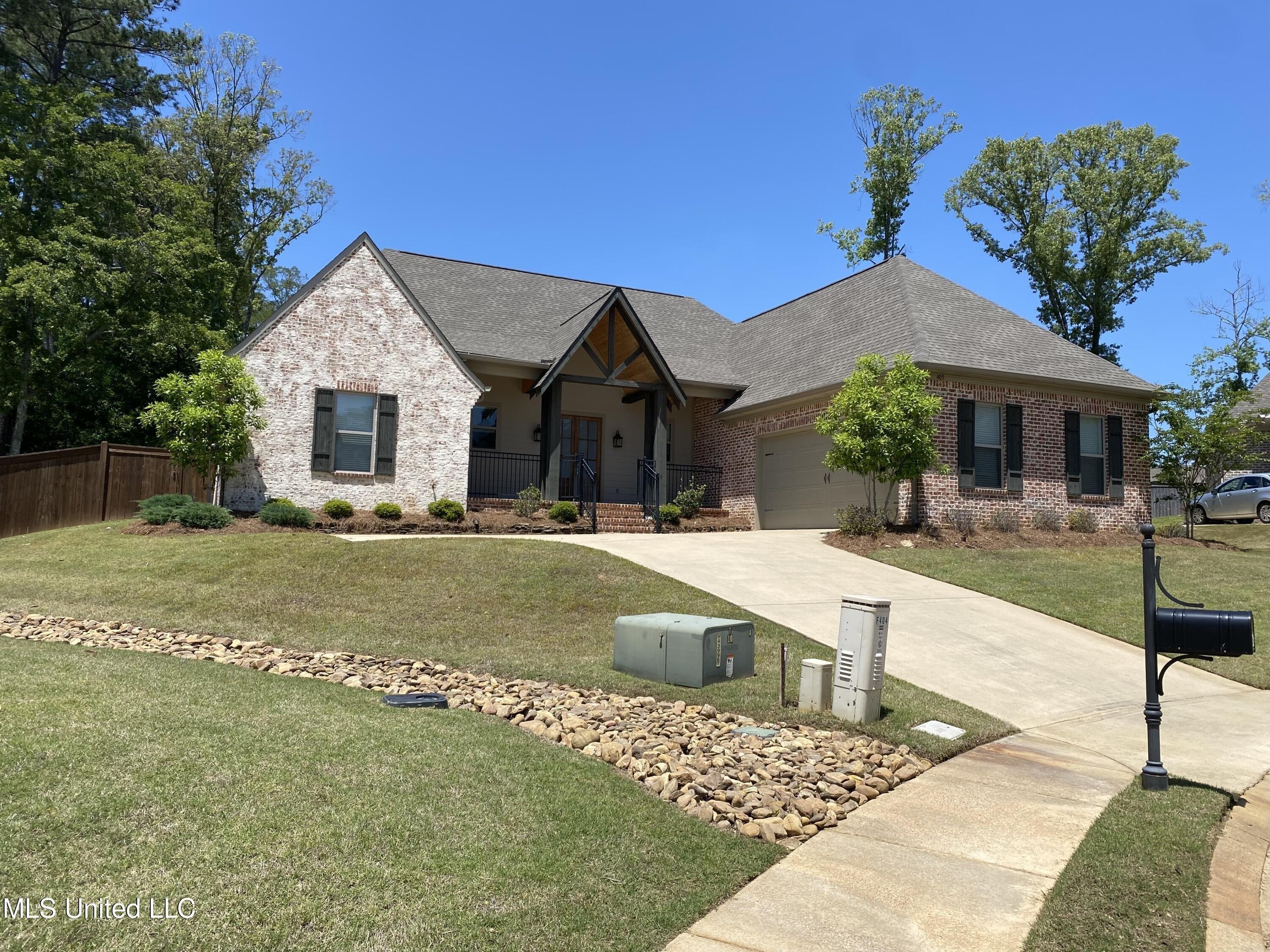 Elen Ct, Brandon, MS 39042