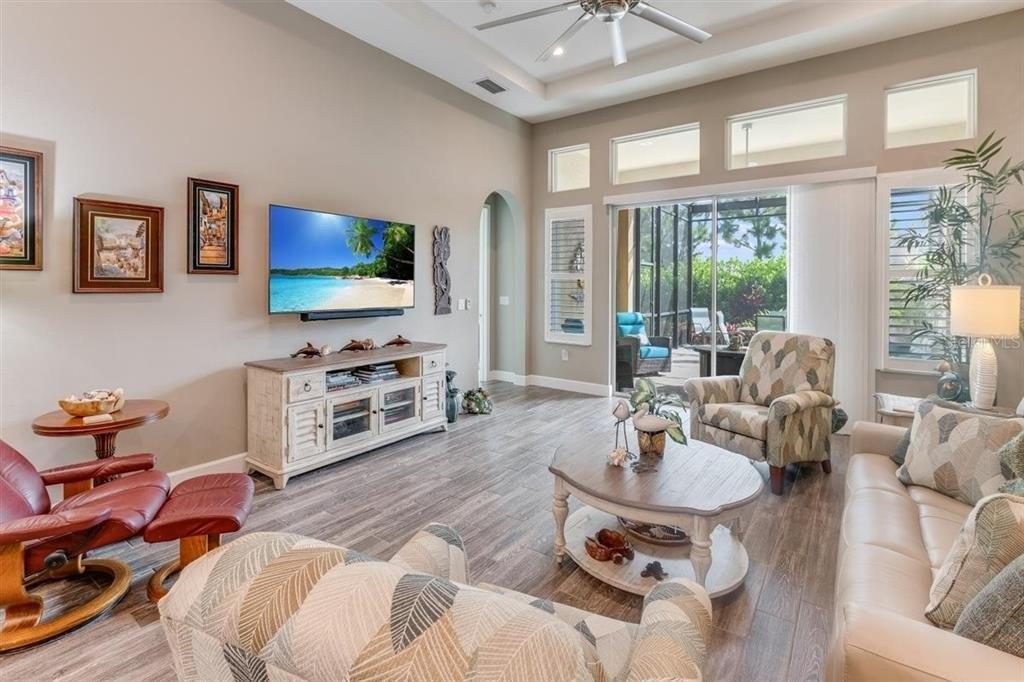 Bluebird Pl, Bradenton, FL 34211