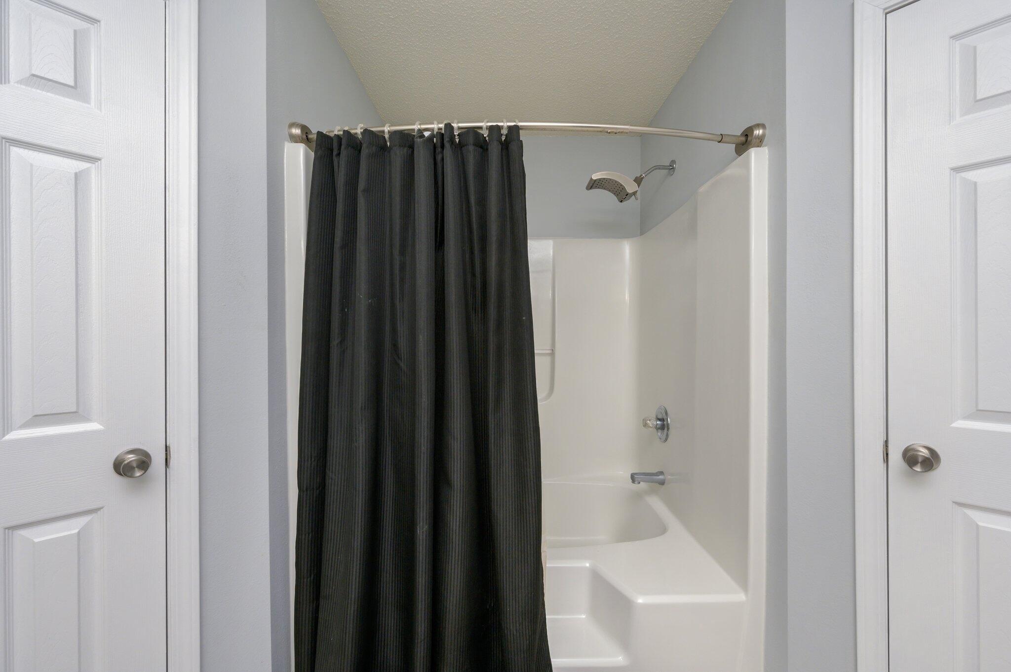 Bobby Dr, Crestview, FL 32536