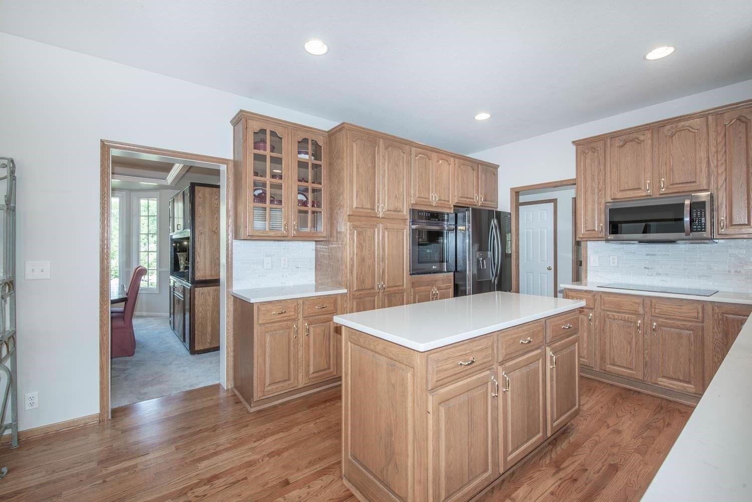 N Woodridge Ct, Wichita, KS 67206