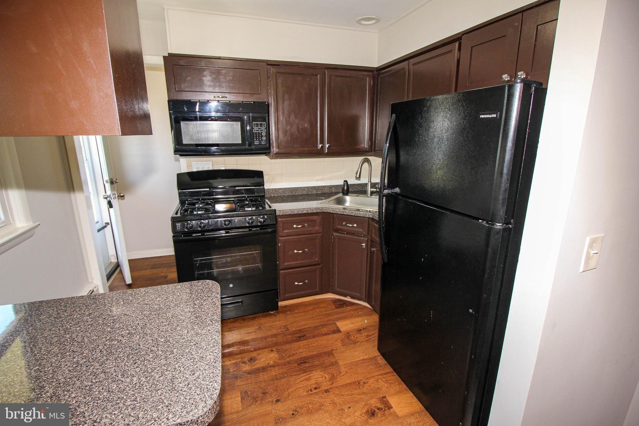 Oak St, Morrisville, PA 19067