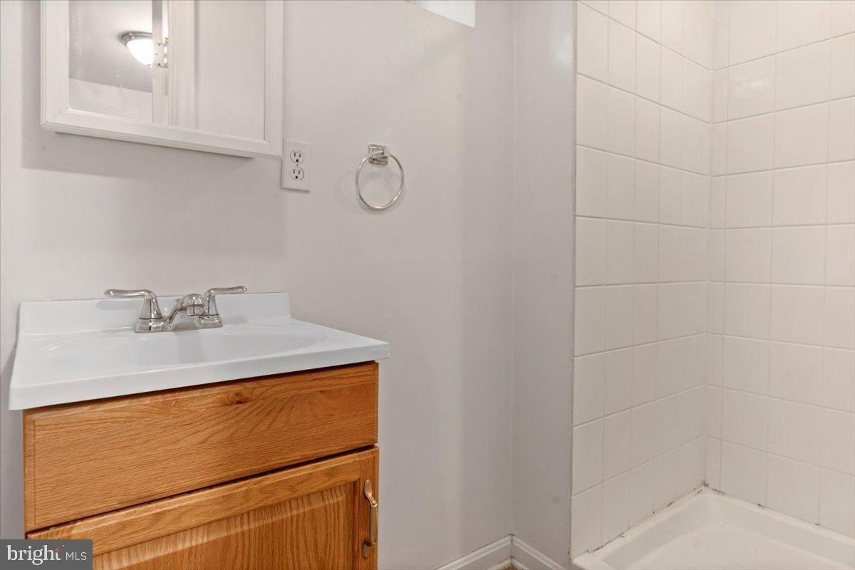 Woodland Dr, Silver Spring, MD 20910