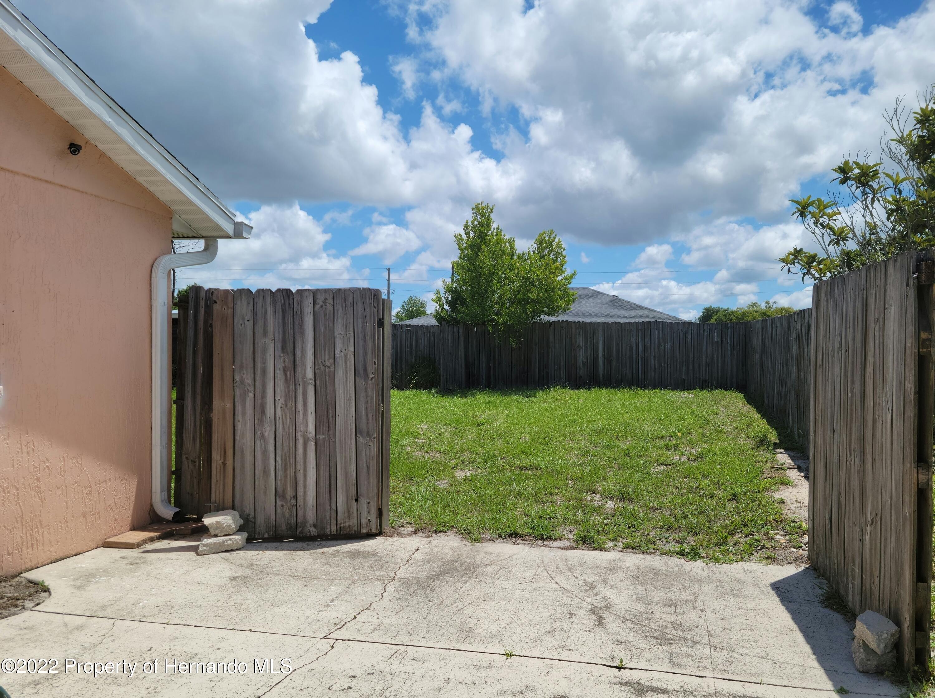 Shannon Ave, Spring Hill, FL 34606