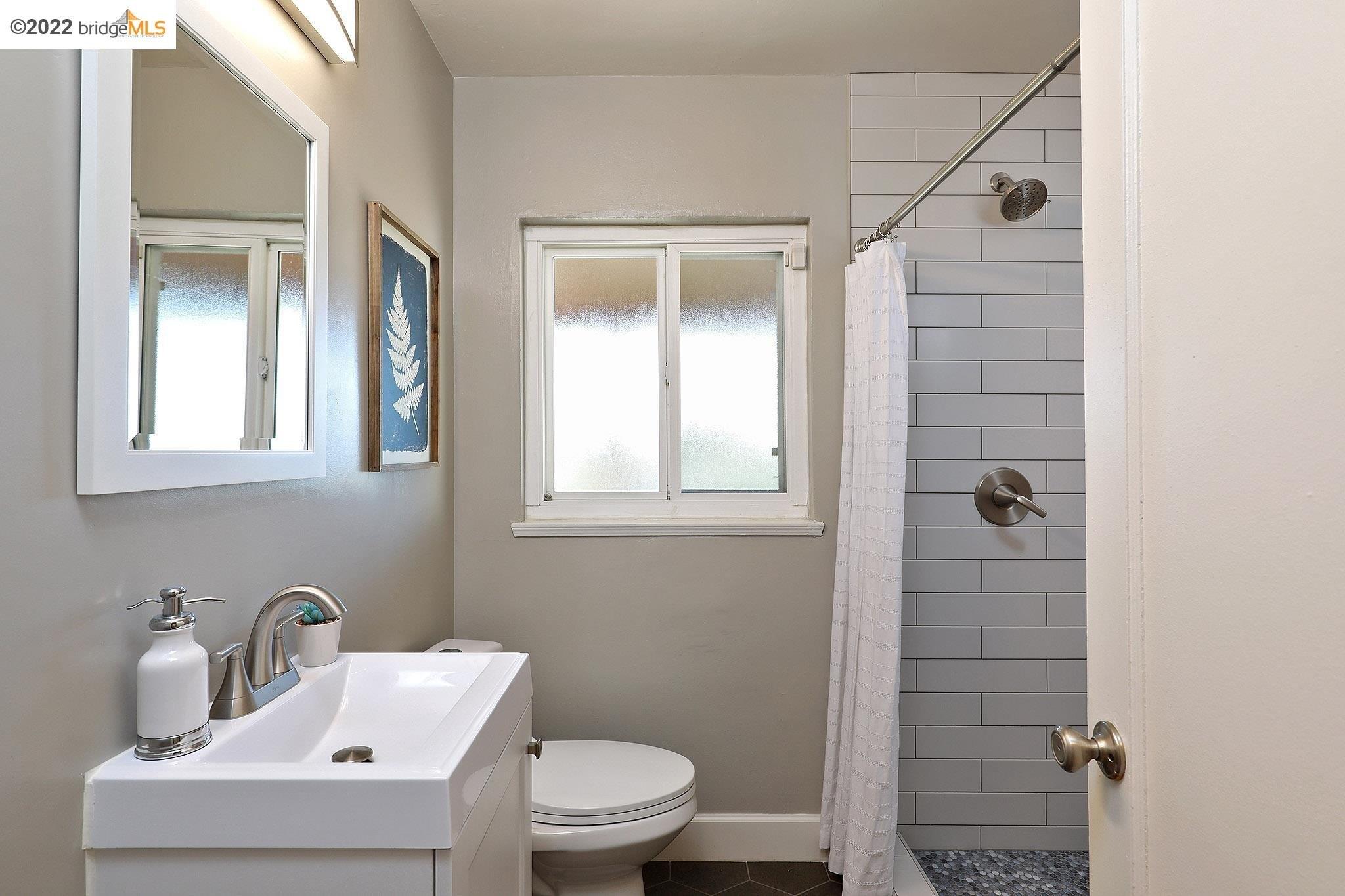 Ney Ave, Oakland, CA 94605