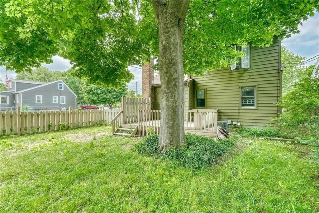 Cabot Rd, Rochester, NY 14626