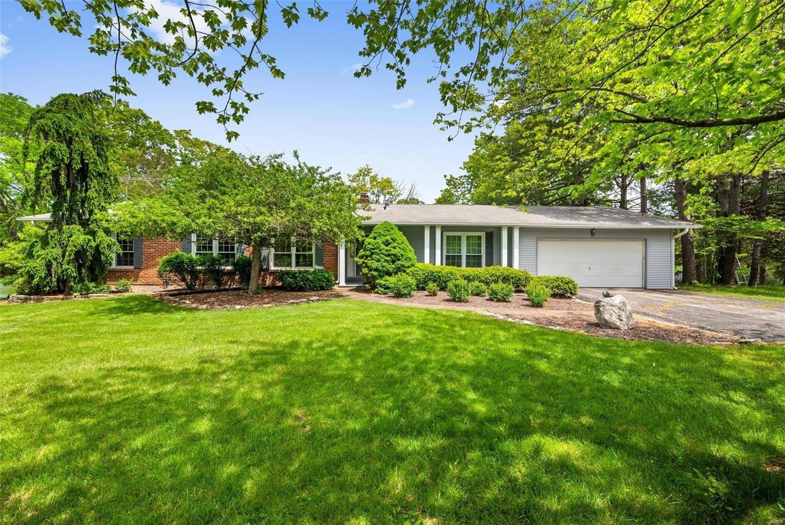 Sunnyside Rd, Warrenton, MO 63383