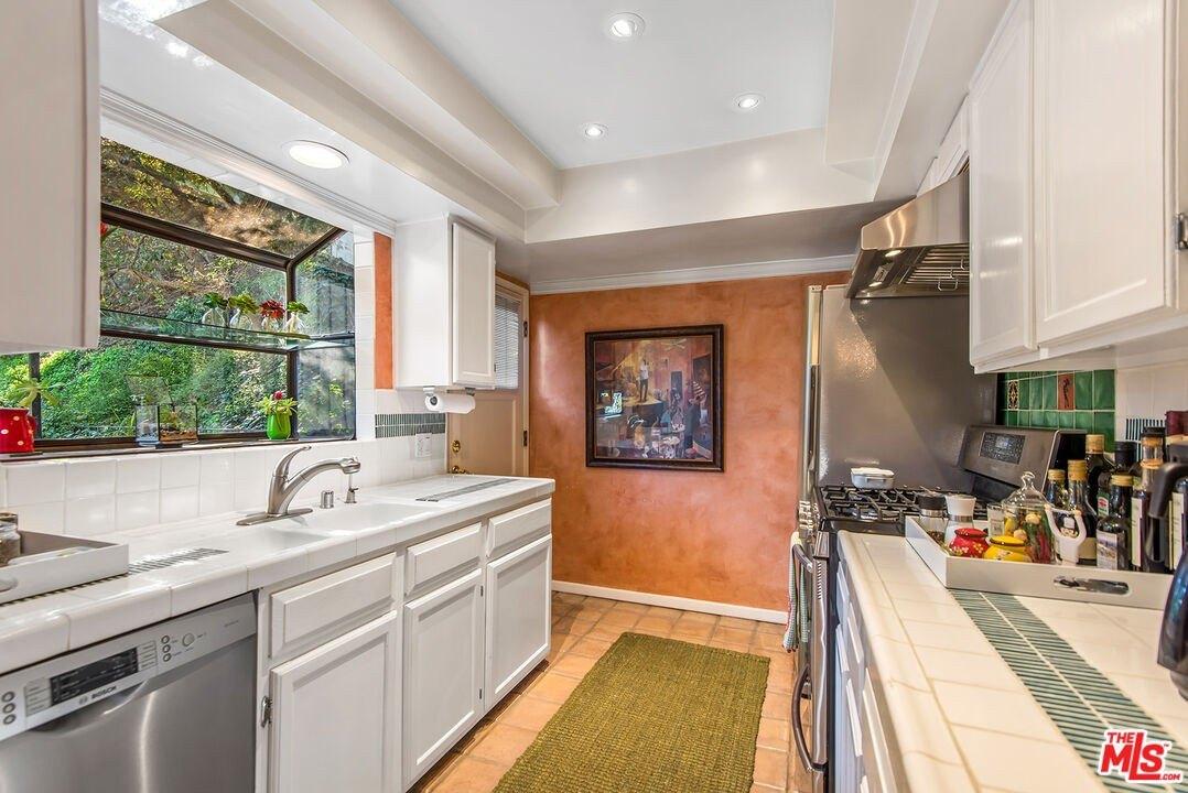 Highland Gorge Dr, Beverly Hills, CA 90210