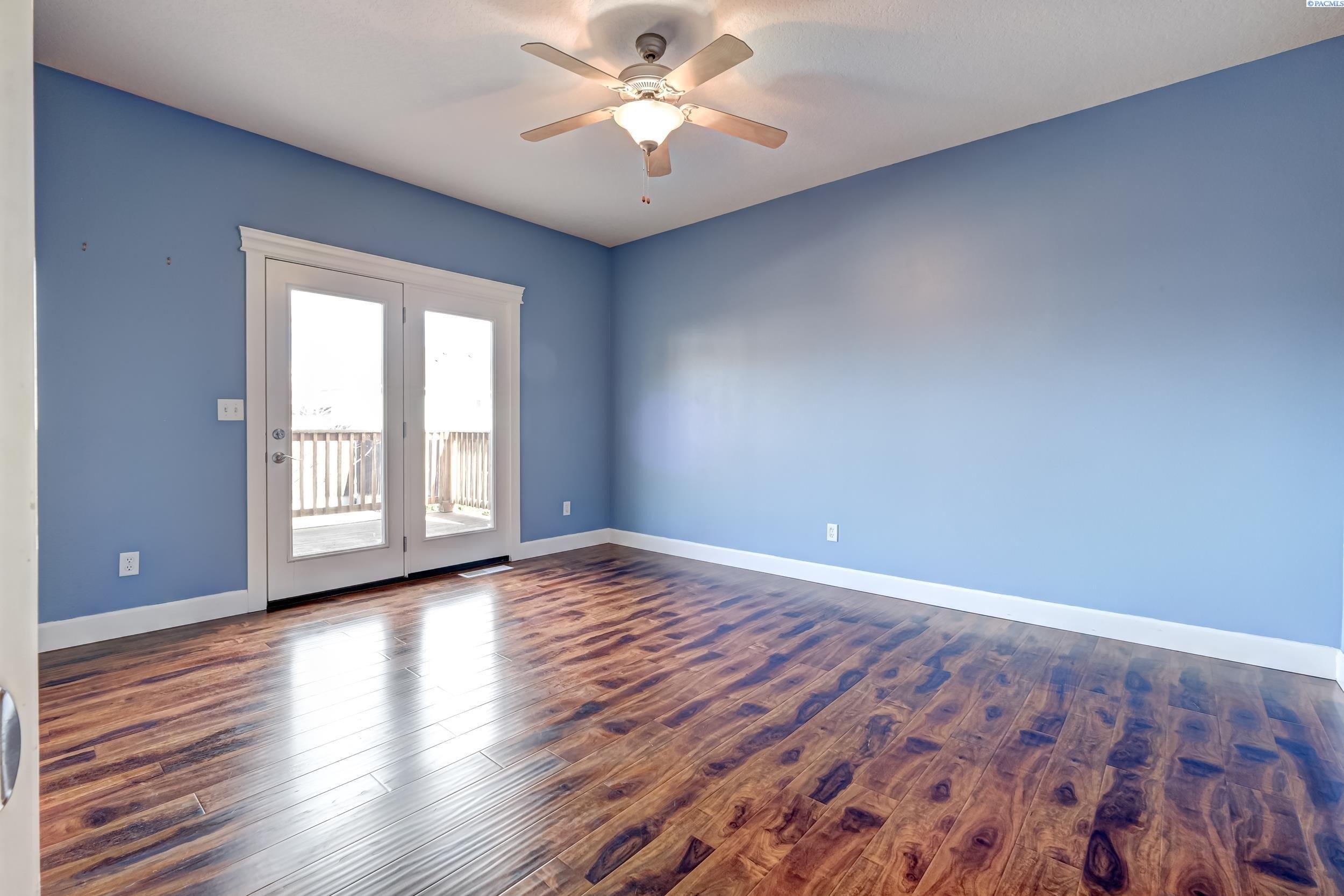 W 31st Ave, Kennewick, WA 99337