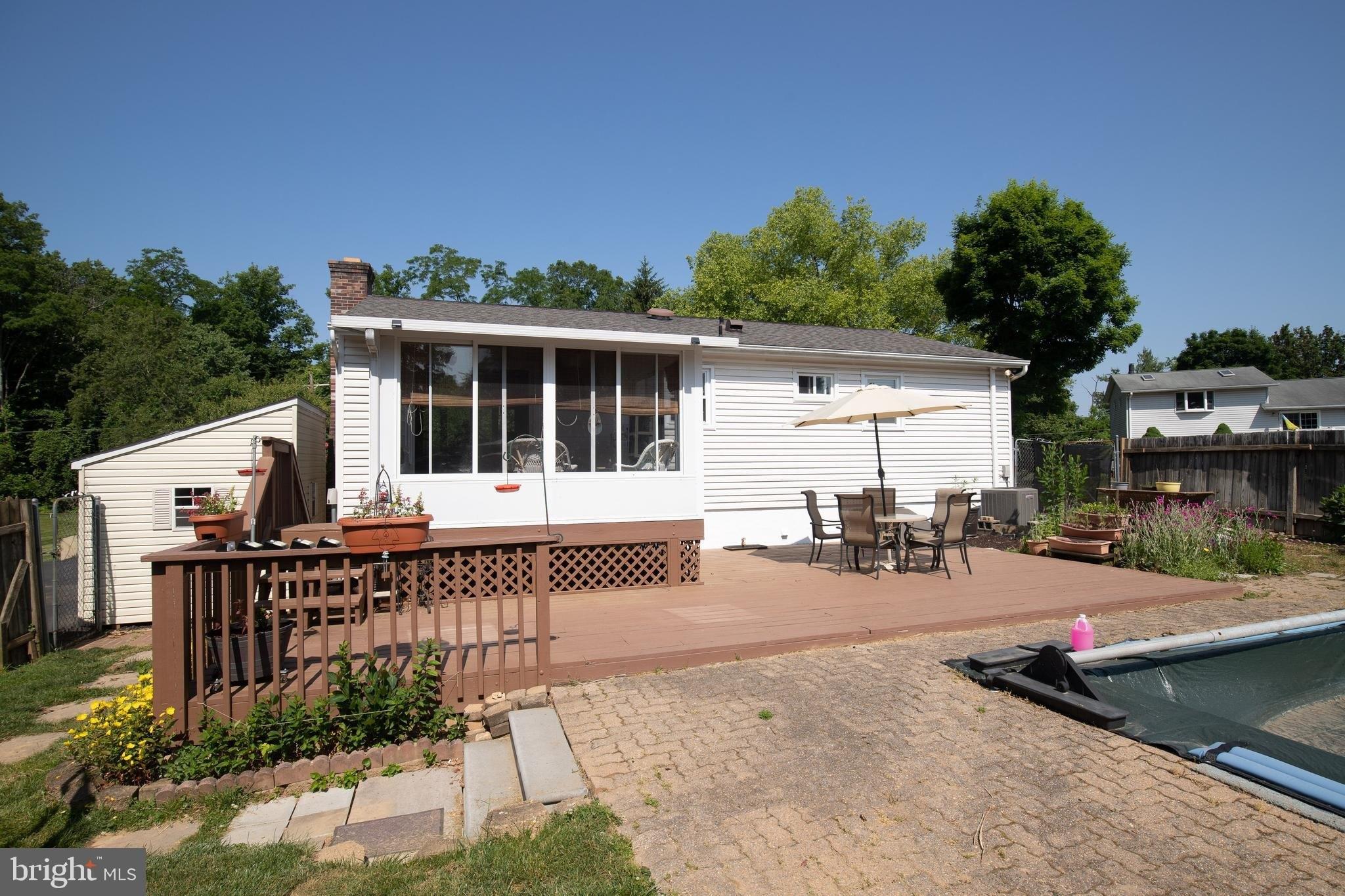 Lawndale Rd E, Reisterstown, MD 21136