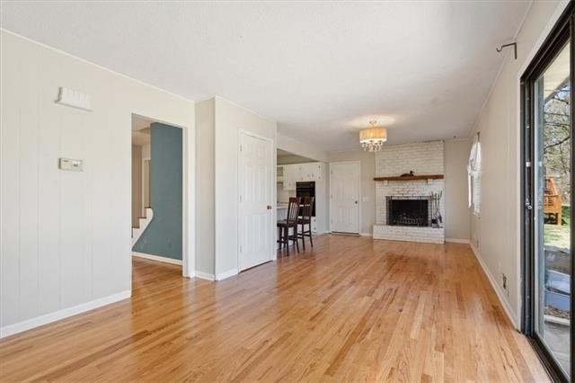 Hayes Dr, Overland Park, KS 66212