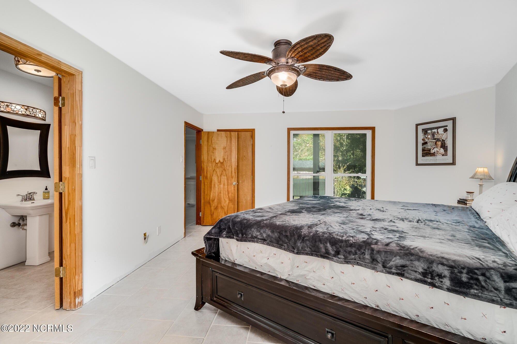 Country Club Ln, Newport, NC 28570