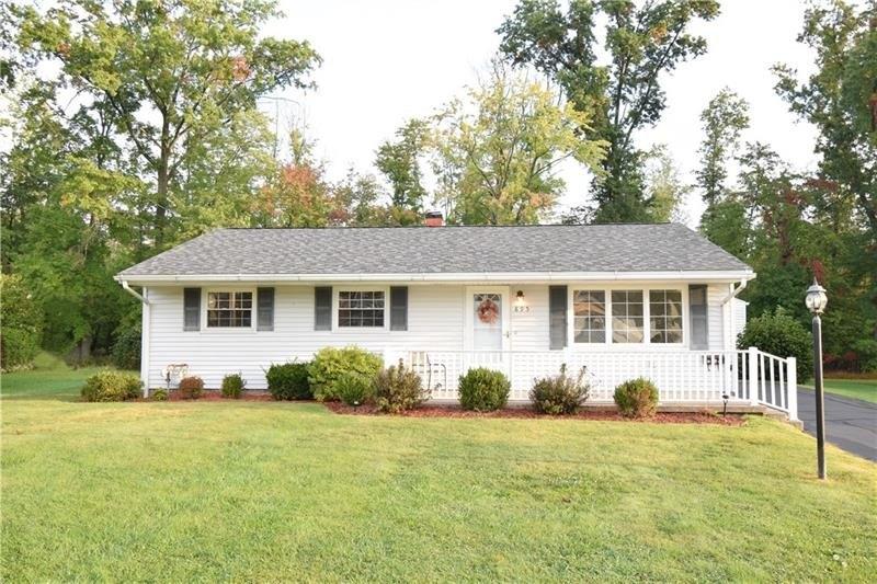 Donna Dr, Hermitage, PA 16148