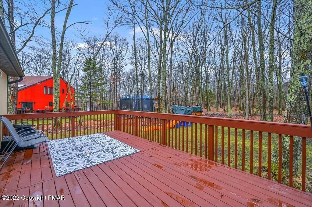 Oakenshield Dr, Tamiment, PA 18371