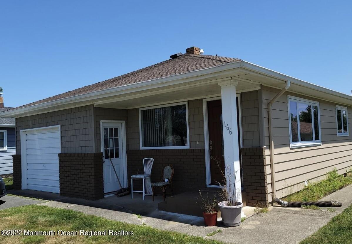 Harrington Dr N, Toms River, NJ 08757