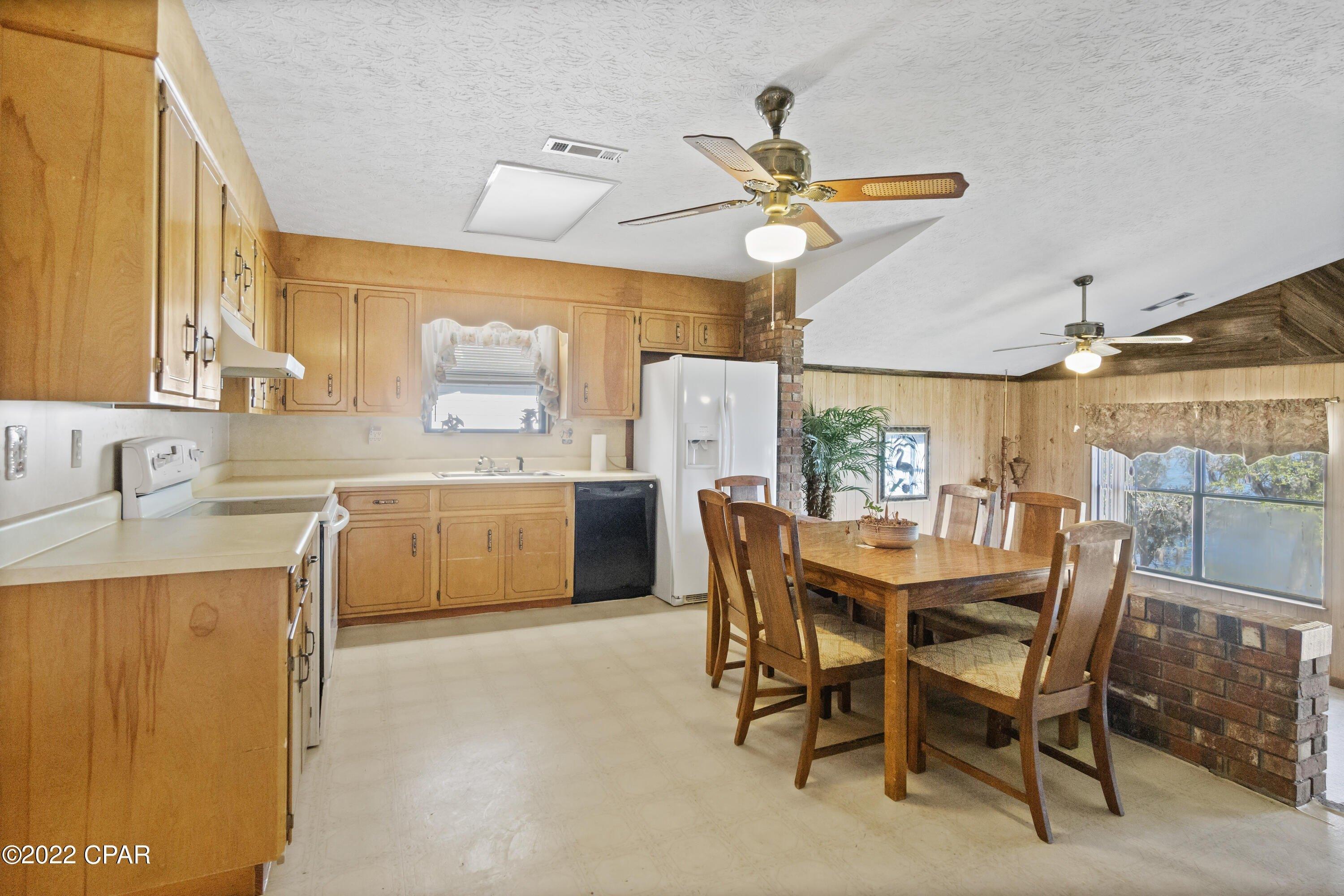 Crystal Lake Dr, Chipley, FL 32428